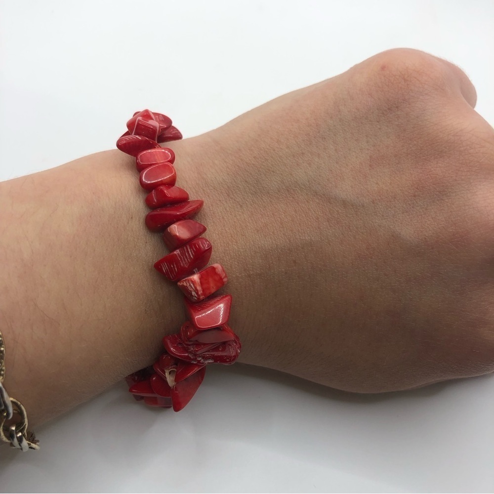 Vtg Chunky Red Coral Beaded Bracelet w Silver Tone Screw Clasp / 8.7”